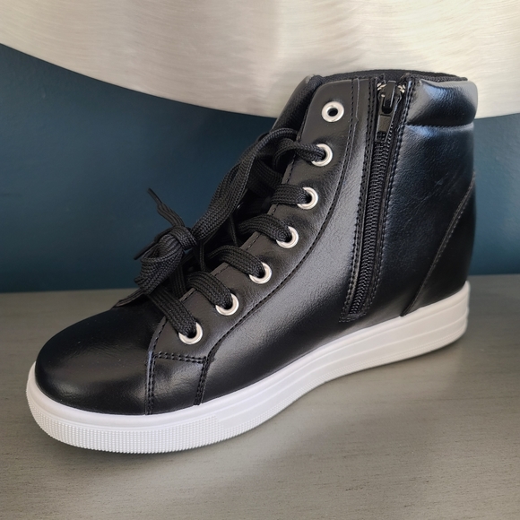 Super comfy high top sneakers Womens size 7 - Picture 4 of 5